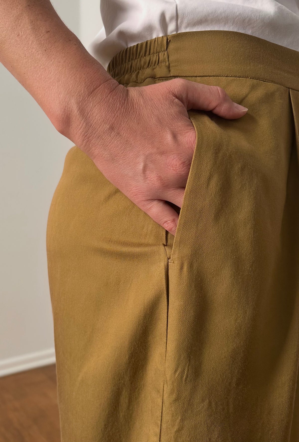 Olivia Crossover Pants